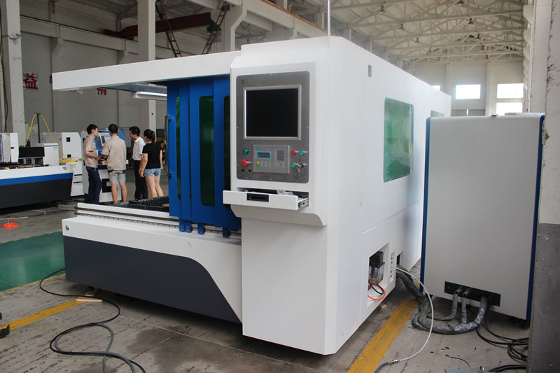 IPG 700w plekist laserlõikusmasina Hiina tootja